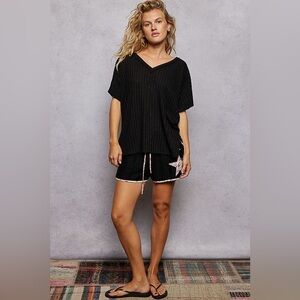 POL Ribbed Knit V-Neck Short Sleeve T-Shirt🆕